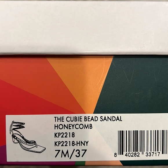 NEW Katy Perry The Cubie Bead Sandals, Honeycomb Yellow Size 7M/ 37 New in Box - Picture 7 of 8
